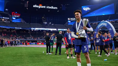 USMNT defender Antonee Robinson a target for Newcastle
