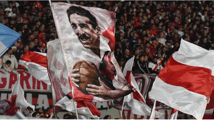 Argentina game abandoned after River Plate fan falls to death