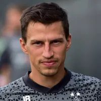 Bundesliga star defender diagnosed with cancer