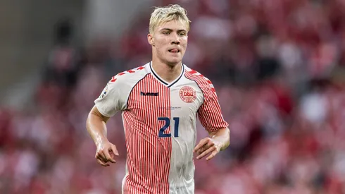 Manchester United outbid PSG in pursuit of coveted striker