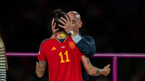 Spanish official calls on Luis Rubiales to resign for kiss