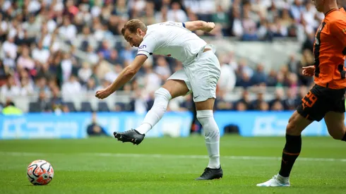Kane inclined to Spurs stay as Bayern haggle fee, says report