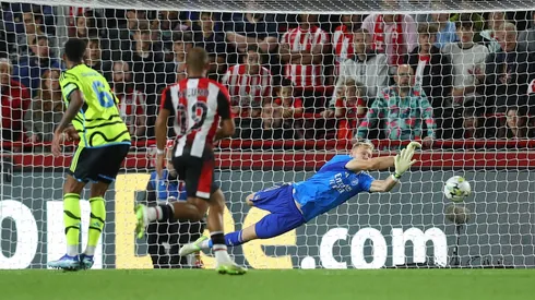 Arsenal edges Brentford in League Cup with Ramsdale in goal