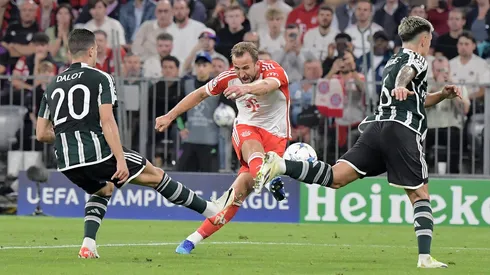 Kane scores, Bayern beats Man United in seven-goal game