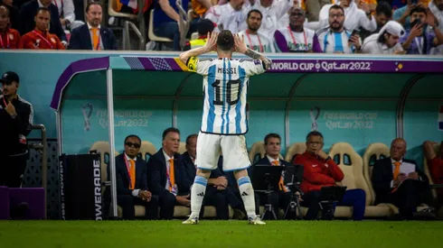 Dutch captain Van Dijk defends Messi after Van Gaal controversy