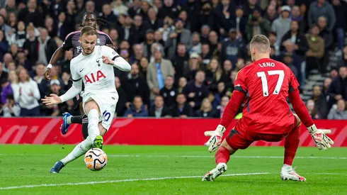Tottenham sinks Fulham to go top of Premier League