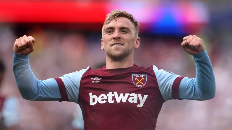 Liverpool, Newcastle eye Bowen as West Ham contract talks stall