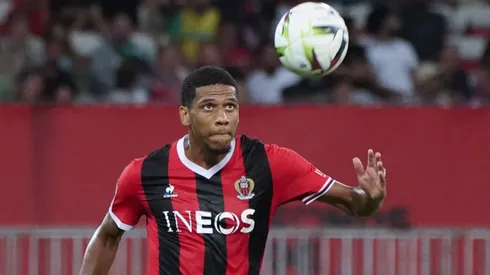 Chelsea and Man United to battle for French center-back