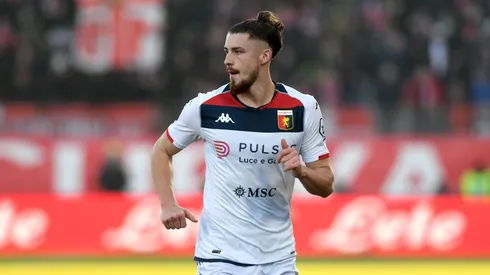 Spurs targeting highly rated defender as agent talks to rivals