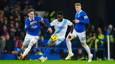 Everton and Crystal Palace settle for draw in relegation race