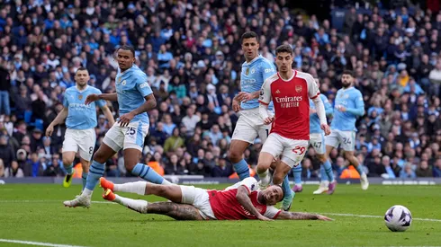 Arsenal hold Manchester City as Liverpool stretch lead