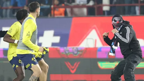 Twelve fans arrested in Turkish Super Lig for storming the pitch