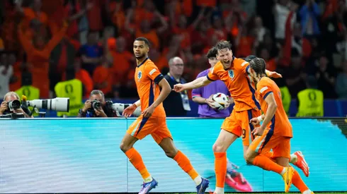 Netherlands fights to bloody 2-1 win over Turkiye