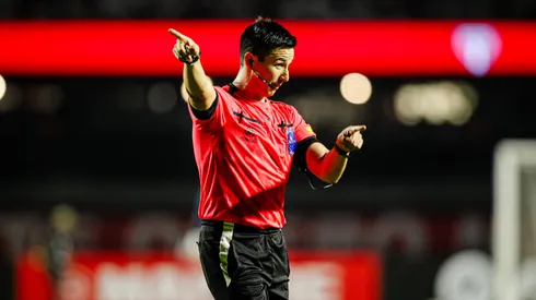 Who was the controversial referee in the USA vs Uruguay game?