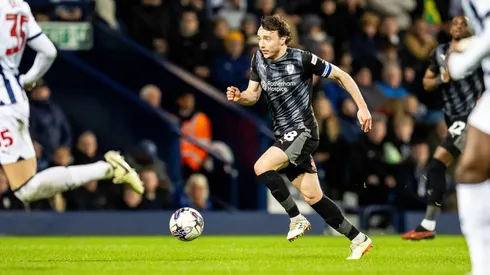 How does Wrexham's transfer spend compare to League One?