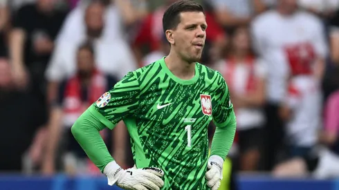 Can Szczesny play for Barcelona in Champions League?