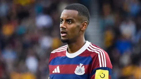 Newcastle coach blames PSR as Isak contract negotiations stall