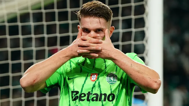 Viktor Gyokeres of Sporting CP celebrates after scoring a goal during the Portuguese Cup match between Sporting CP and Amarante FC at Estadio Jose Alvalade on November 22, 2024 in Lisbon, Portugal
