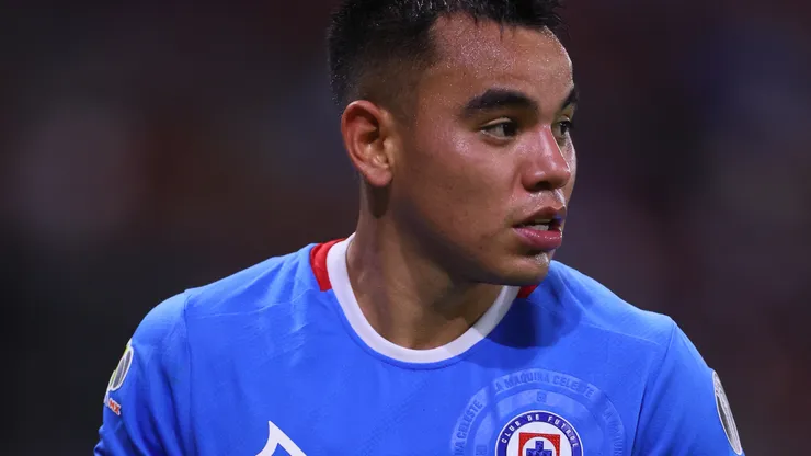 Carlos Rodriguez of Cruz Azul looks on during the 16th round match between Atlas and Cruz Azul.
