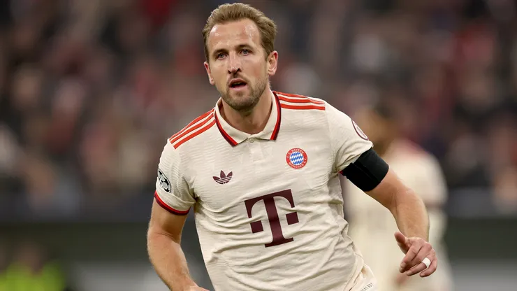 Harry Kane of FC Bayern München runs during the UEFA Champions League 2024/25 League game.