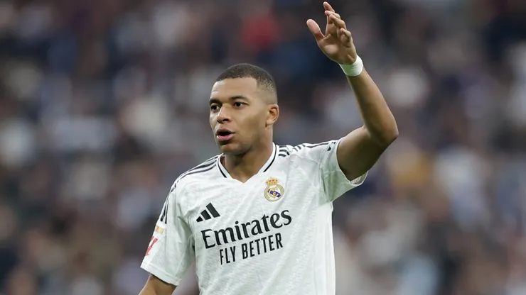 Kylian Mbappe of Real Madrid CF reacts during the LaLiga match between Real Madrid CF and CA Osasuna at Estadio Santiago Bernabeu on November 09, 2024 in Madrid, Spain