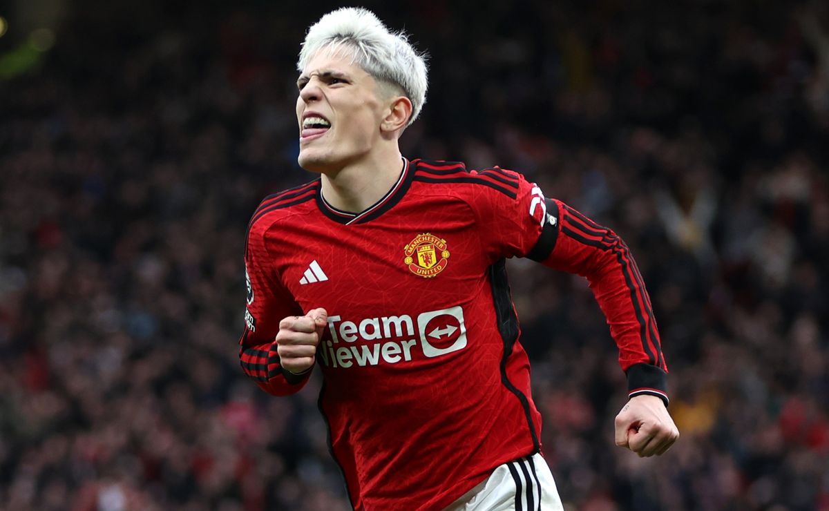 Alejandro Garnacho of Manchester United is targeted by a European