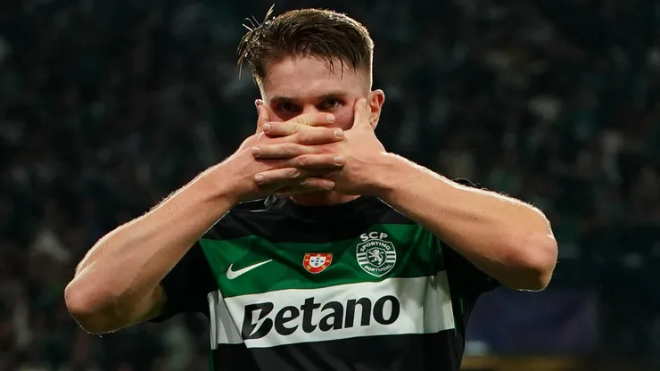 Viktor Gyokeres of Sporting CP celebrates after scoring a goal during the UEFA Champions League 2024/25 League Phase MD4 match between Sporting CP and Manchester City at Estadio Jose Alvalade on November 5, 2024 in Lisbon, Portugal.