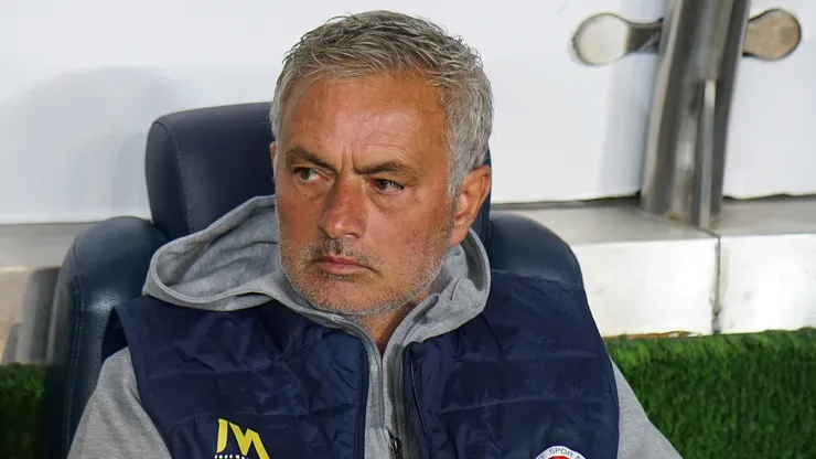 Head coach Jose Mourinho of Fenerbahce looks on during the UEFA Europa League 2024/25 League Phase MD1 match between Fenerbahce SK and R. Union Saint-Gilloise at Ulker Stadium on September 26, 2024 in Istanbul, Turkey.