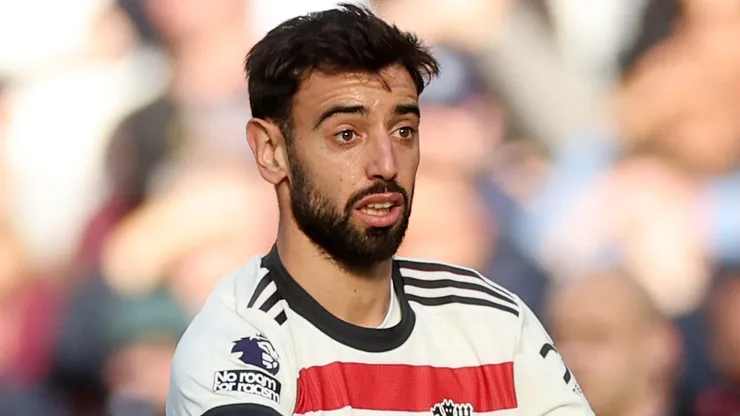 Bruno Fernandes of Manchester United FC reacts during the Premier League match between West Ham United FC and Manchester United FC at London Stadium on October 27, 2024 in London, England.