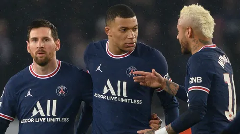 Lionel Messi, Kylian Mbappe and Neymar Jr during the UEFA Champions League Round Of Sixteen Leg One match between Paris Saint-Germain and Real Madrid at Parc des Princes on February 15, 2022 in Paris, France.