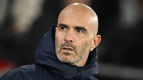 Chelsea manager Enzo Maresca looks on during the Premier League match between Southampton FC and Chelsea FC at St Mary's Stadium on December 04, 2024 in Southampton, England.