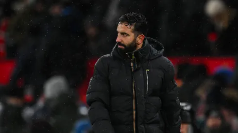 Differing opinions on Manchester United's management.