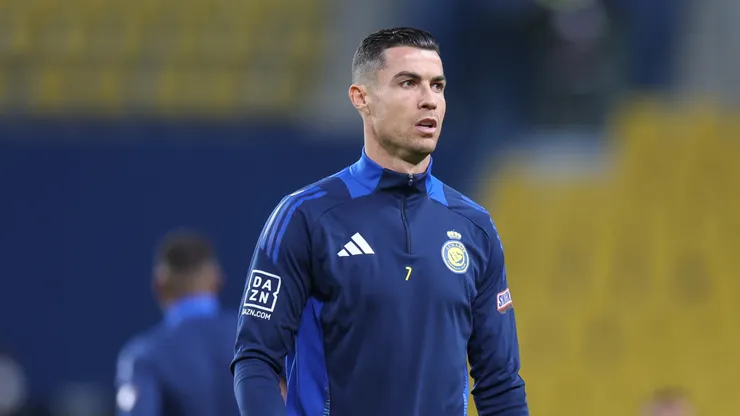 Cristiano Ronaldo of Al-Nassr FC warms up prior to the Saudi Pro League match between Al-Nassr and Damac at Al Awwal Park on November 29, 2024 in Riyadh, Saudi Arabia.