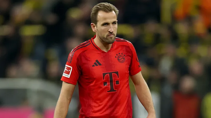 Harry Kane of Munich looks on during the Bundesliga match between Borussia Dortmund and FC Bayern München at Signal Iduna Park on November 30, 2024 in Dortmund, Germany.