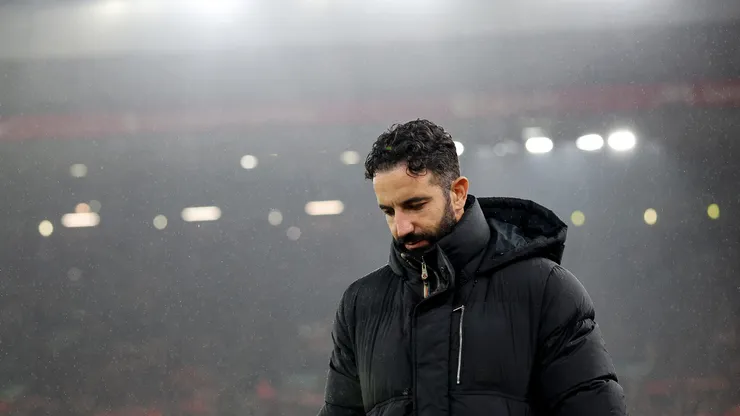 Manchester United striker Joshua Zirkzee was recently jeered by his own fans, prompting sympathy from Sky Sports pundit Gary Neville.