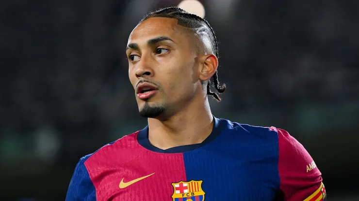 Raphinha acknowledged the "complicated situation" surrounding Dani Olmo and Pau Víctor's registration issues.