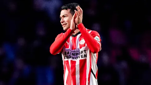 Hirving Lozano of PSV celebrates his sides win thanking fans for their support and taking farewell during the Dutch Eredivisie match between PSV and Feyenoord at Philips Stadion on December 22, 2024 in Eindhoven, Netherlands.