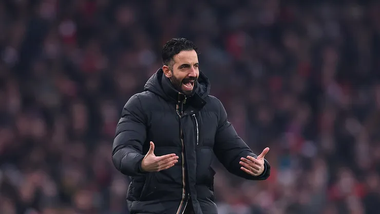 A potential player swap involving Dušan Vlahović and Joshua Zirkzee could materialize between Manchester United and Juventus.