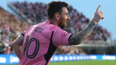 Messi's selection of a former opponent highlights the lasting impact Ronaldo Nazário had on him.