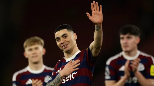 Miguel Almiron of Newcastle United acknowledges the fans after the team's victory in the Premier League match between Southampton FC and Newcastle United FC at St Mary's Stadium on January 25, 2025 in Southampton, England.