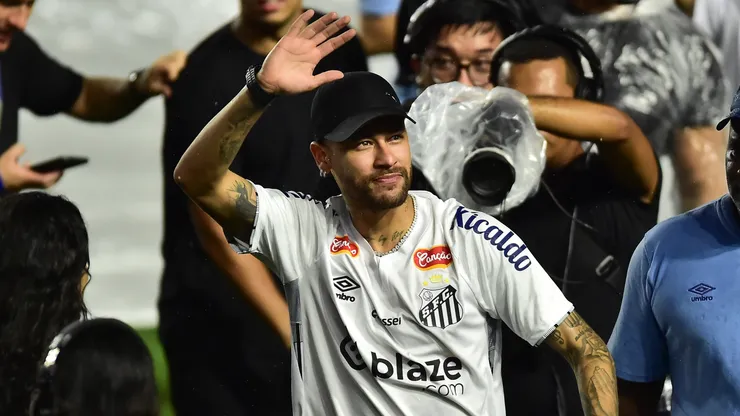 Neymar Jr. arrives for his unveiling as the new player of Santos at Urbano Caldeira Stadium (Vila Belmiro) on January 31, 2025 in Santos, Brazil. The Brazilian striker returns to his boyhood club, 12 years after he first left to join Barcelona.