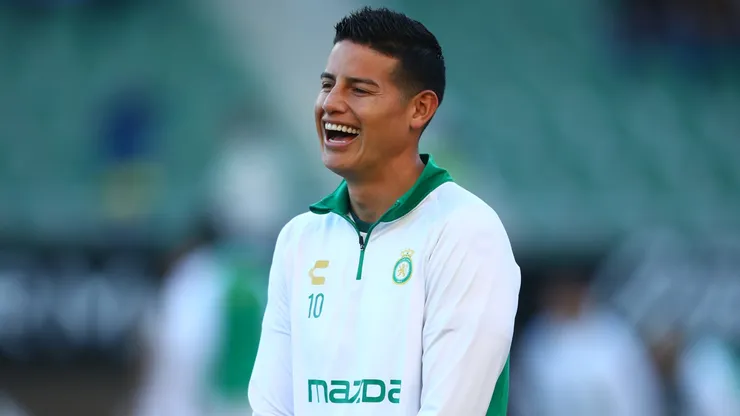 James Rodríguez of León smiles during warm-ups prior to the 5th round match between Mazatlan FC and Leon as part of the Torneo Clausura 2025 Liga MX at Estadio El Encanto on January 31, 2025 in Mazatlan, Mexico.
