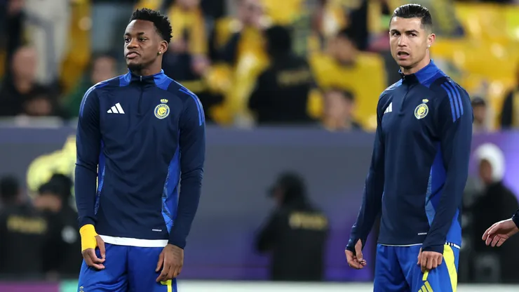 , Jhon Duran and Cristiano Ronaldo of Al Nassr look on as they warm up ahead of the AFC Champions League Elite match between Al-Nassr and Al Wasl at King Saud University Stadium on February 03, 2025 in Riyadh, Saudi Arabia.