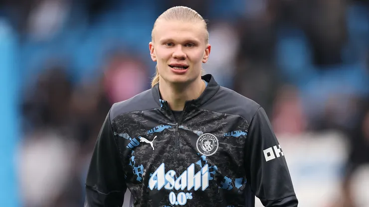 Erling Haaland of Manchester City looks on during the warm up prior to the Premier League match between Manchester City FC and Newcastle United FC at Etihad Stadium on February 15, 2025 in Manchester, England.