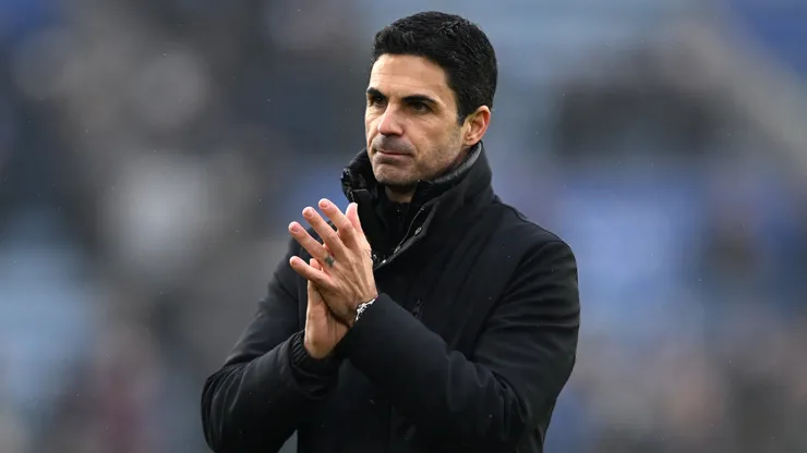 Mikel Arteta, Manager of Arsenal, reacts during the Premier League match between Leicester City FC and Arsenal FC at The King Power Stadium on February 15, 2025 in Leicester, England.