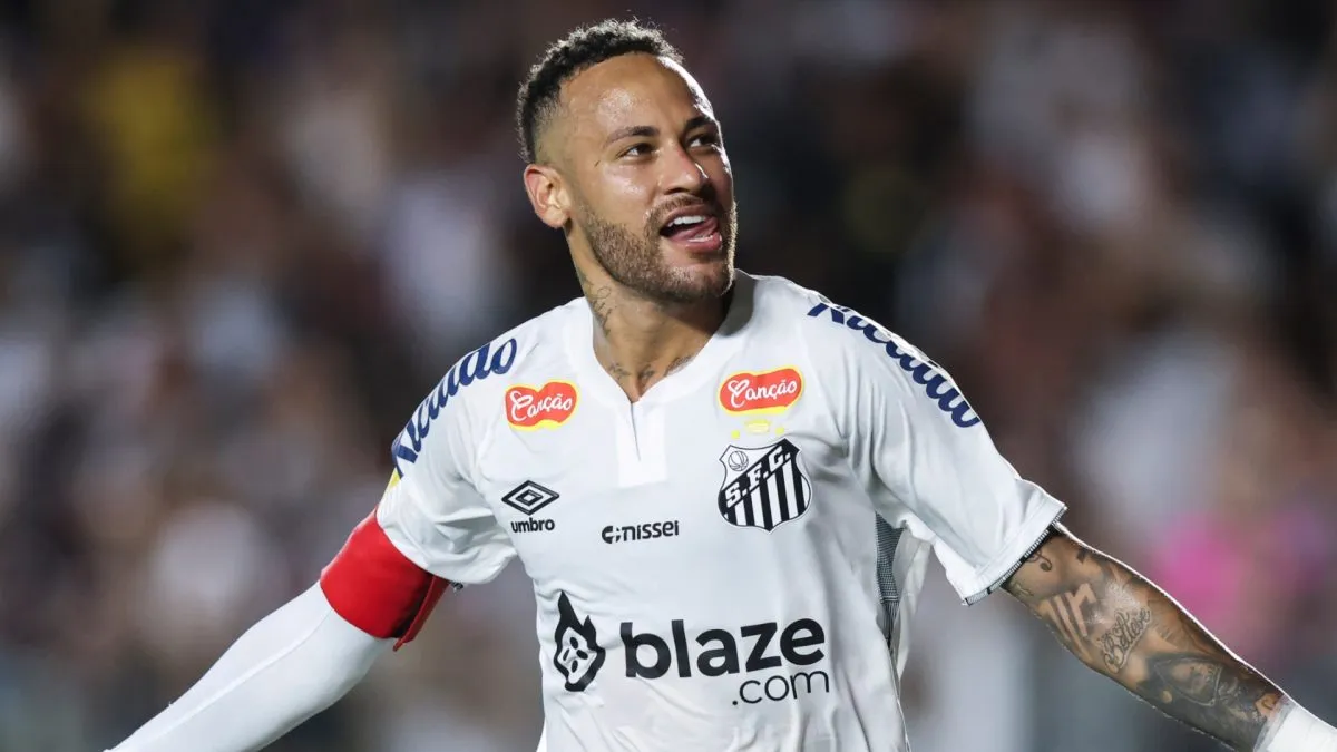 Neymar of Santos celebrates the second goal of his team scored by Tiquinho Soares during a Campeonato Paulista 2025 match between Santos and Noroeste at Urbano Caldeira Stadium (Vila Belmiro) on February 19, 2025 in Santos, Brazil.