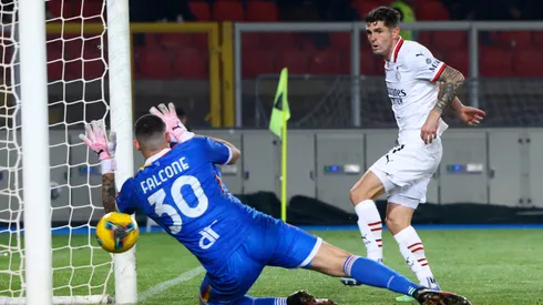 Christian Pulisic of AC Milan scores his team's third goal during the Serie A match between Lecce and AC Milan at Stadio Via del Mare on March 08, 2025 in Lecce, Italy.