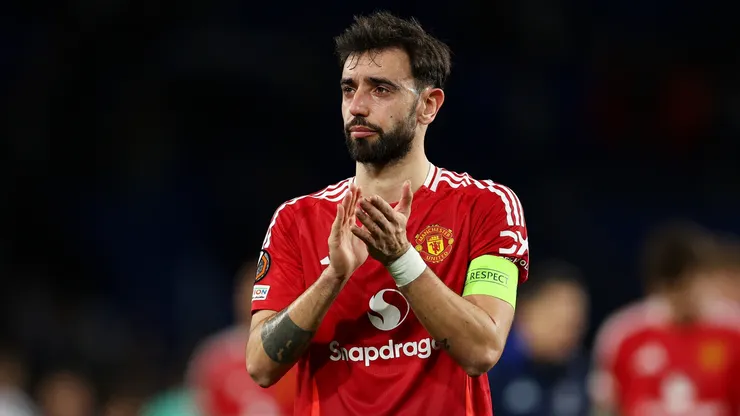 Manchester United captain Bruno Fernandes denied having a close relationship with manager Rúben Amorim.