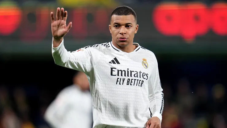 Mbappé's brace against Villarreal takes his La Liga tally to 20 goals, placing him just behind Lewandowski in the Golden Boot race.