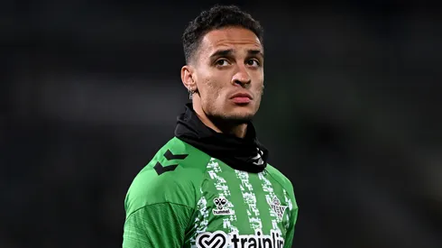 Antony of Real Betis looks on, during the warm up prior to the UEFA Conference League 2024/25 Round of 16 Second Leg match between Vitoria SC and Real Betis Balompie at Estadio D. Afonso Henriques on March 13, 2025 in Guimaraes, Portugal.